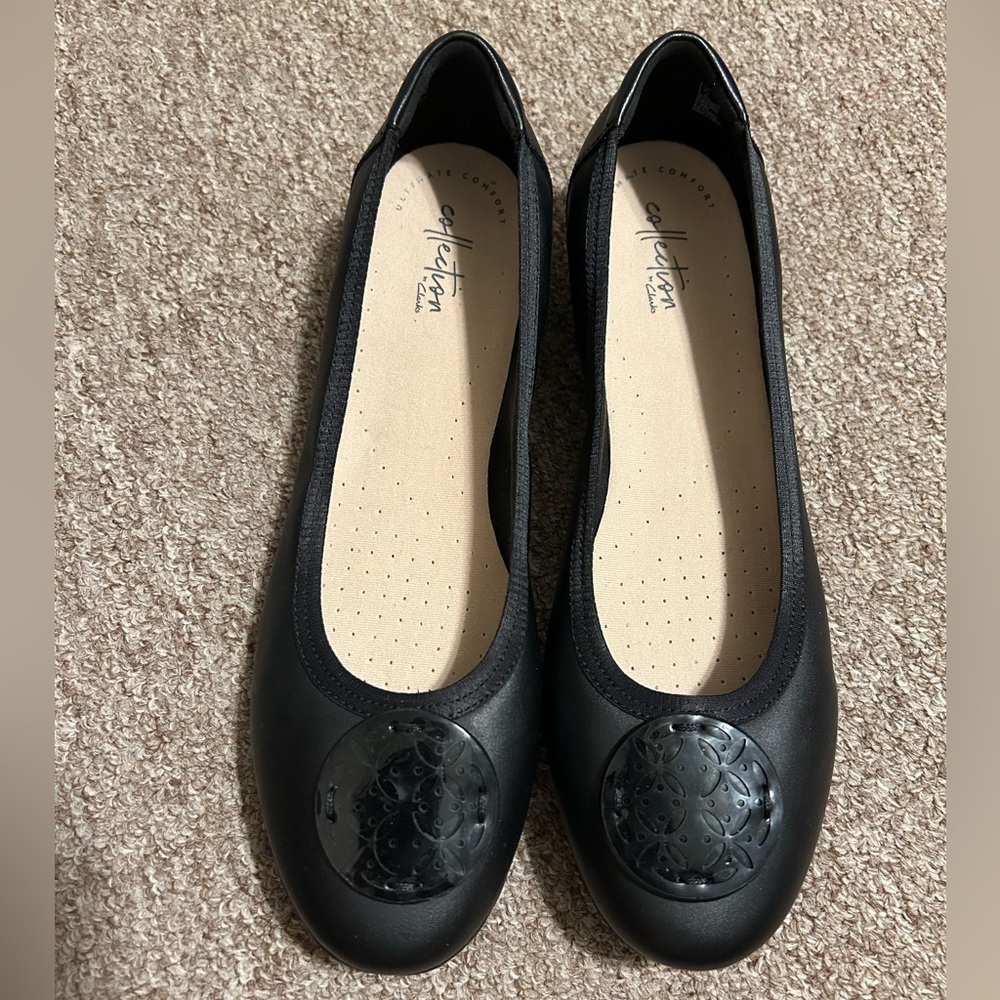 Clarks Womens Gracelin Lola Ballet Flats Black Leather Medallion Size 10M